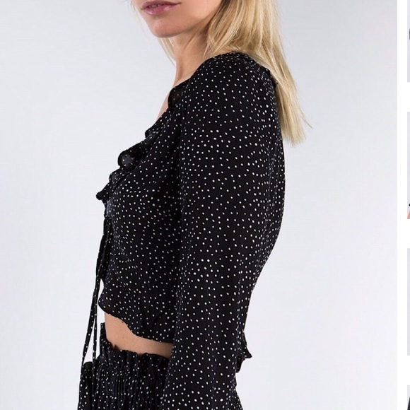 LAST 1️⃣ Polka Dot Tie Front Top - Picture 4 of 4